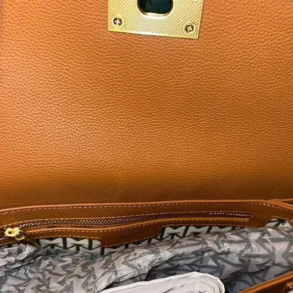 Moncrief Taylor Shoulder Bag - Picture 7 of 8